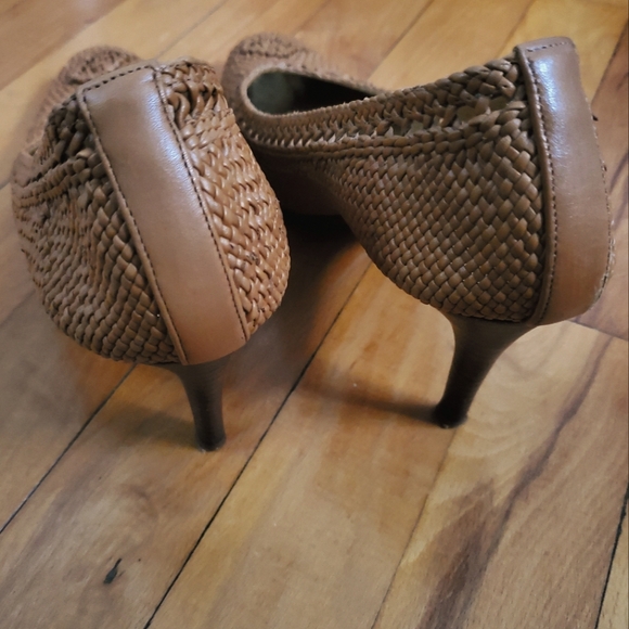 Ralph Lauren Collection Camila Woven 3" Pump, 10B - Picture 6 of 11